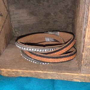 Cute leather and gemstone bracelet with magnetic clasp